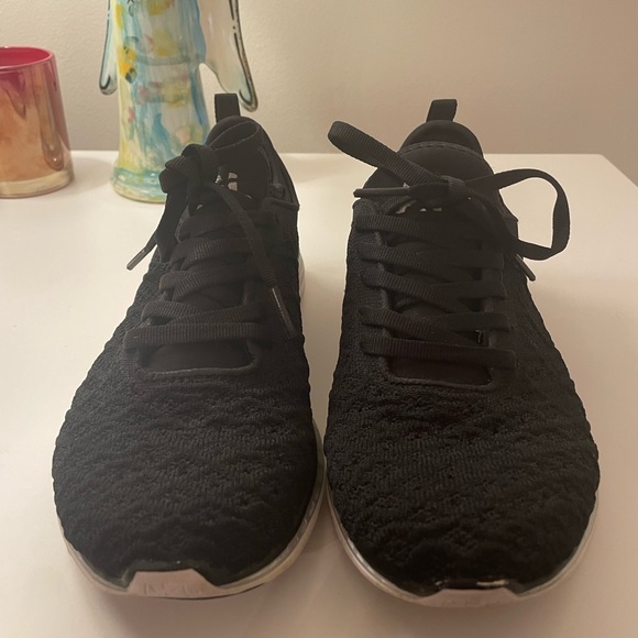 APL running shoes - Picture 4 of 7